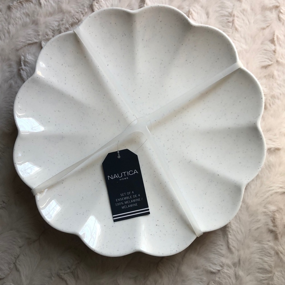 NAUTICA Scalloped Melamine Dinner Plates Flower Shell